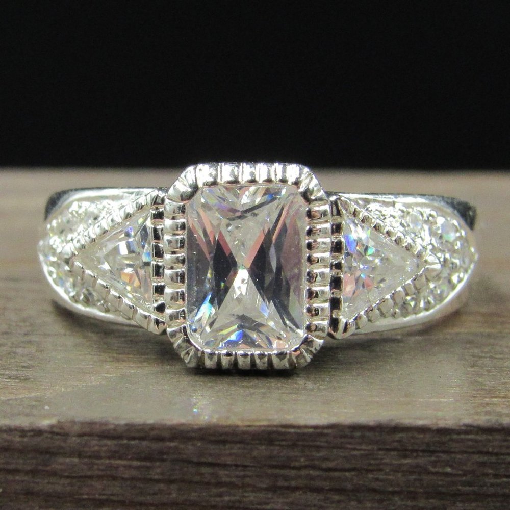 Size 7 Sterling Silver Rectangle Cut Clear Cubic Zirconia Band Ring Vintage